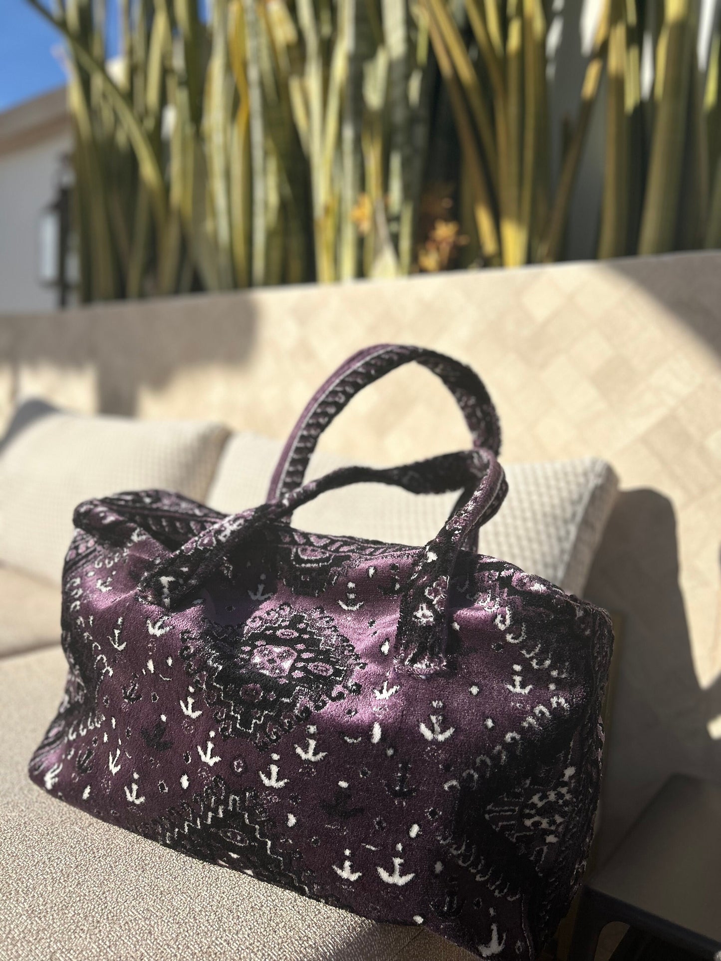 Bag made of carpet fabric with zipper, turquoise