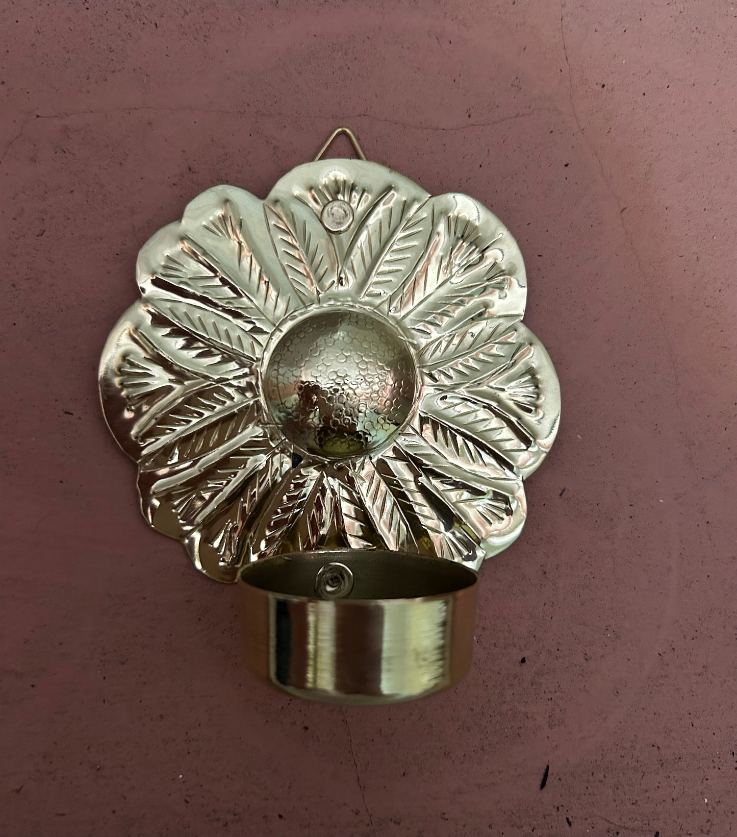 Brass tea light holder for the wall Daisy