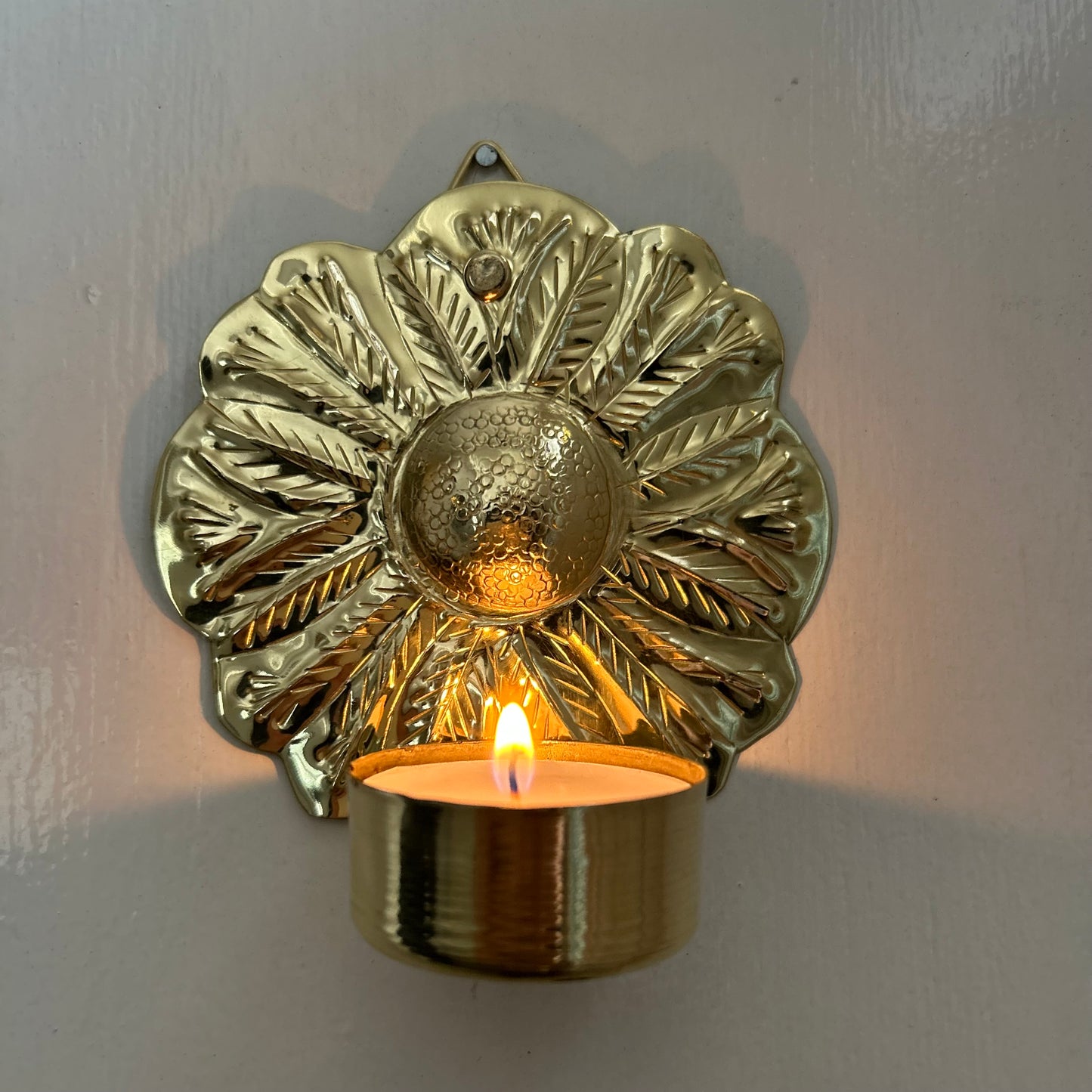 Brass tea light holder for the wall Daisy