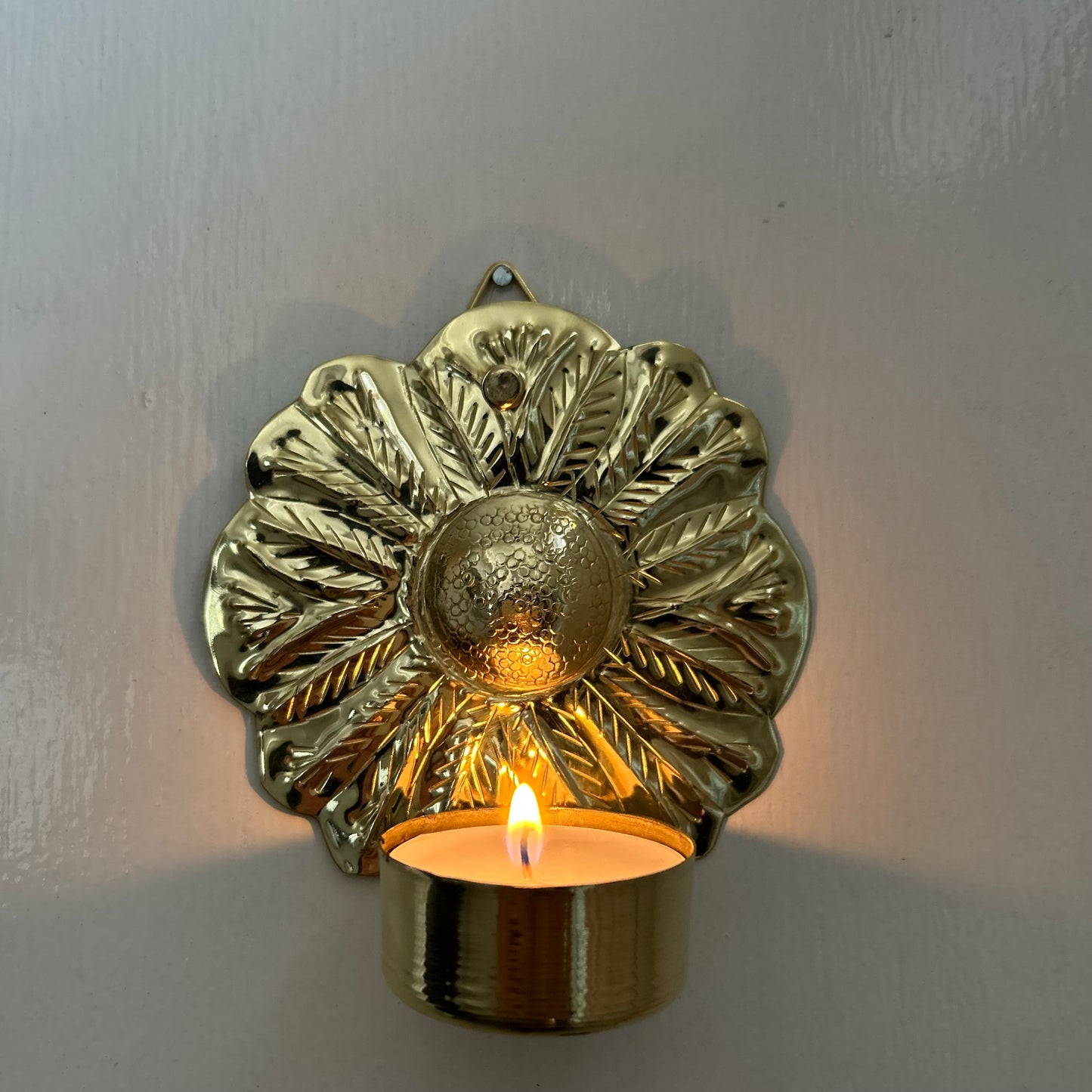 Brass tea light holder for the wall Daisy