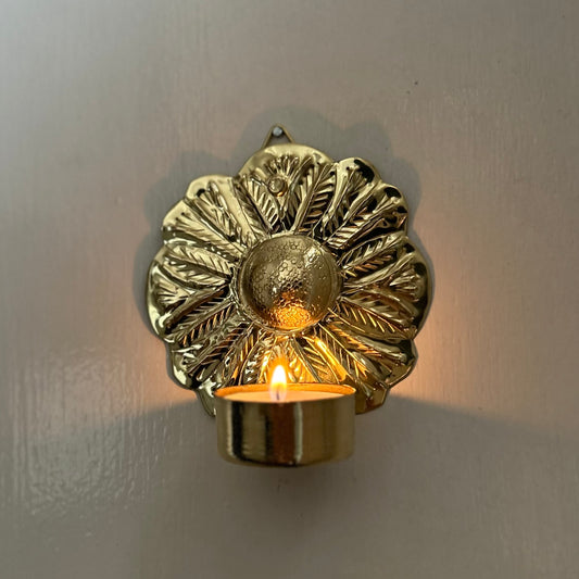 Brass tea light holder for the wall Daisy